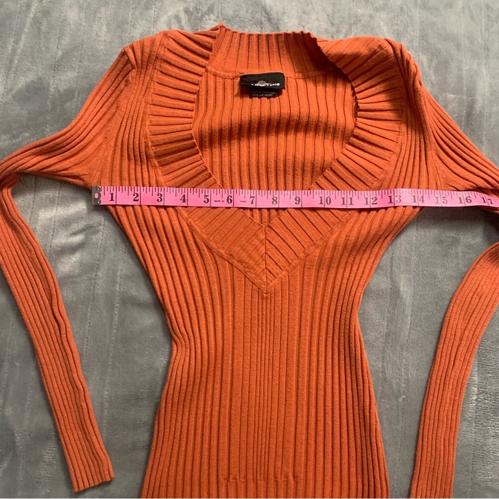 🎀Burnt Orange Ribbed V neck Sweater - Picture 6 of 9
